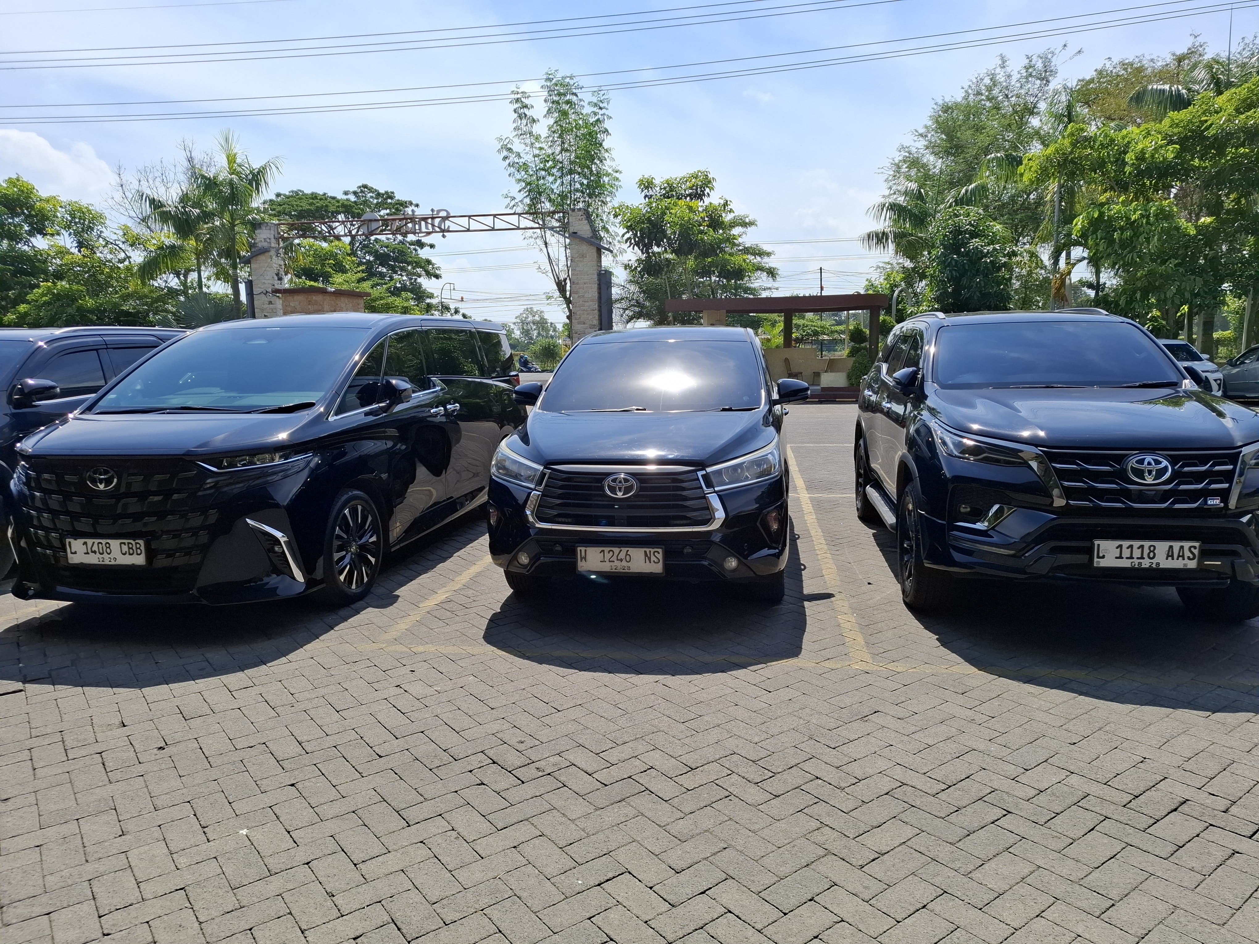 rental mobil surabaya