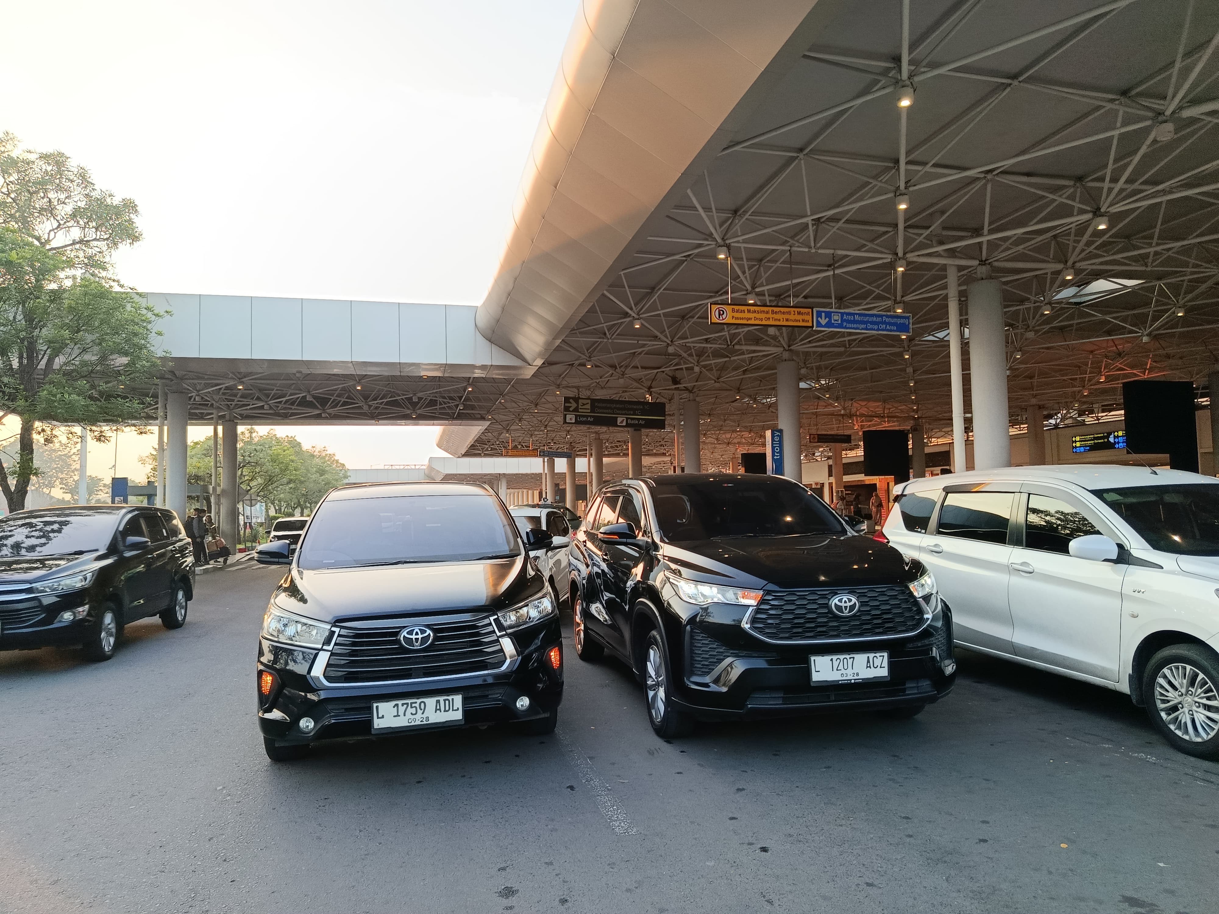 rental mobil surabaya